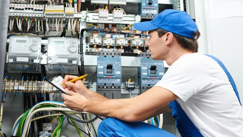 Local Electricians in Thompson, MB Can Bring the Power Back to Your Home