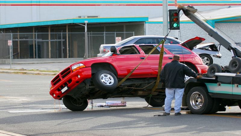 What to Expect When Calling Emergency Towing Services in Glenview, IL