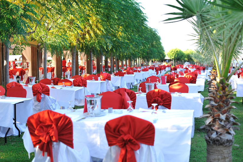 Spruce Up Your Special Day With Stylish Wedding Table Linens