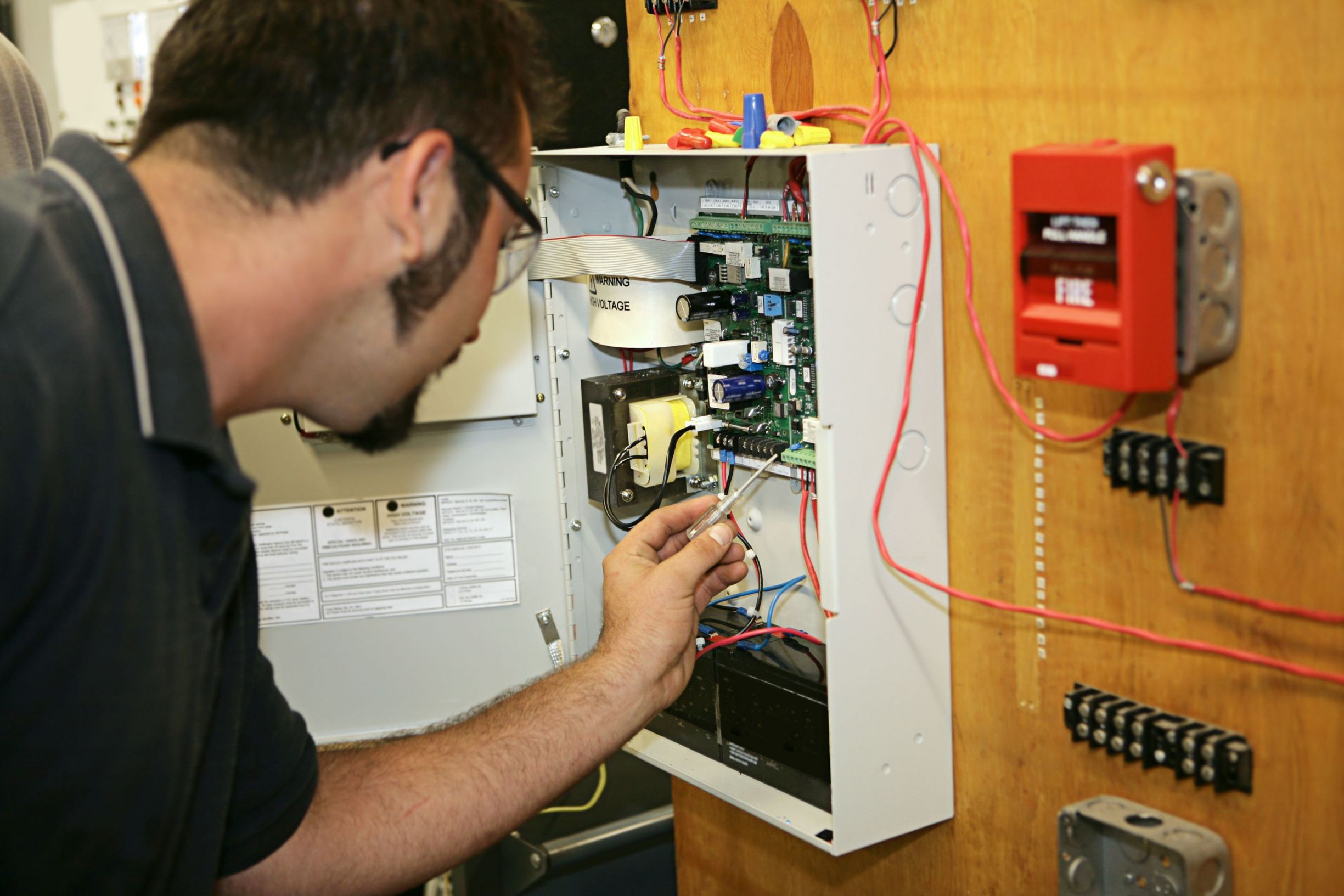 Helpful Tips When Looking For Electrical Contractors In Lansdale PA