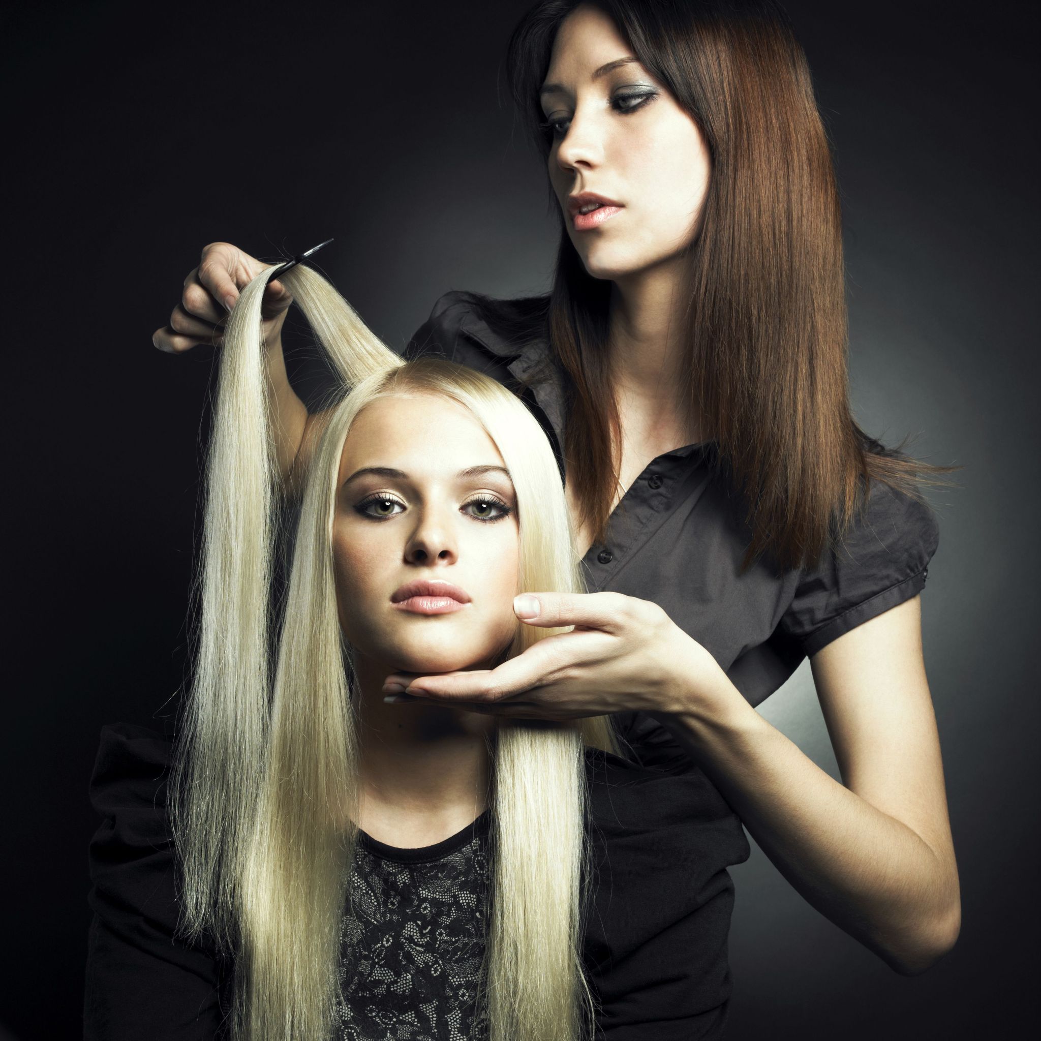 Why You Should Consider Visiting a Hair Salon in Gold Coast, Chicago?