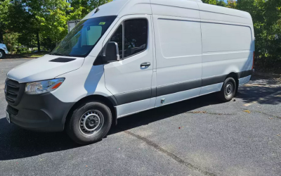 Explore the Benefits of Purchasing a Reefer Van For Sale